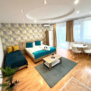 Star With Free Parking Daire Budapeşte